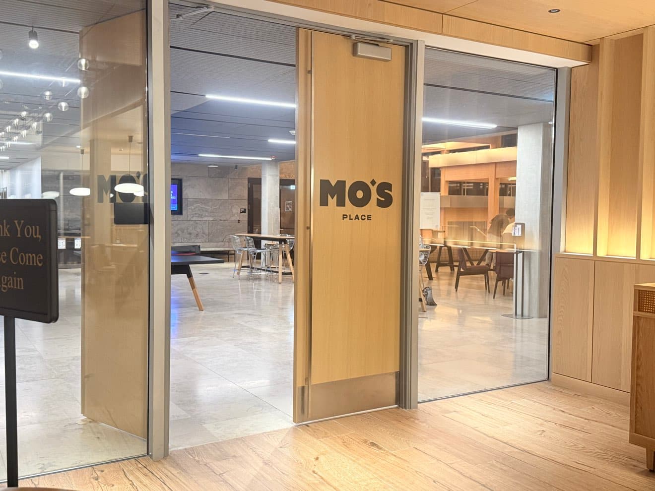 The entrance to Mo's Place
